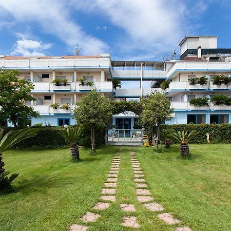 Hotel Marina Roseto Degli Abruzzi Exterior foto