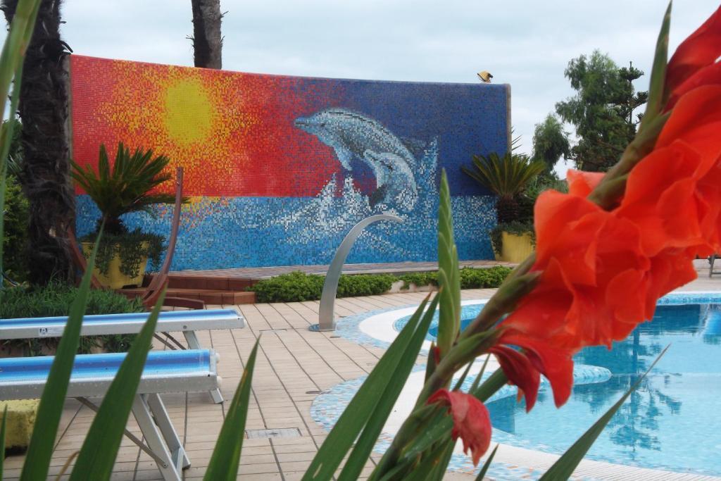 Hotel Marina Roseto Degli Abruzzi Exterior foto