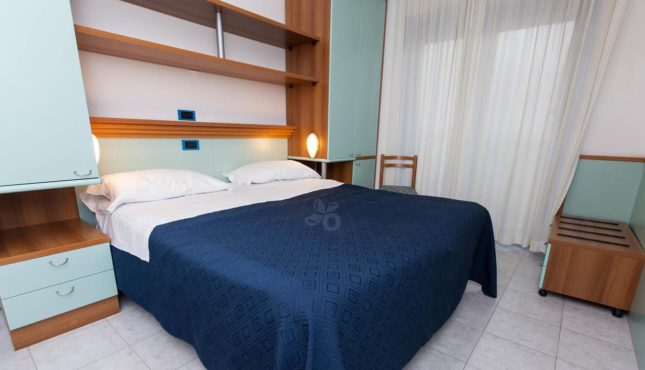Hotel Marina Roseto Degli Abruzzi Exterior foto