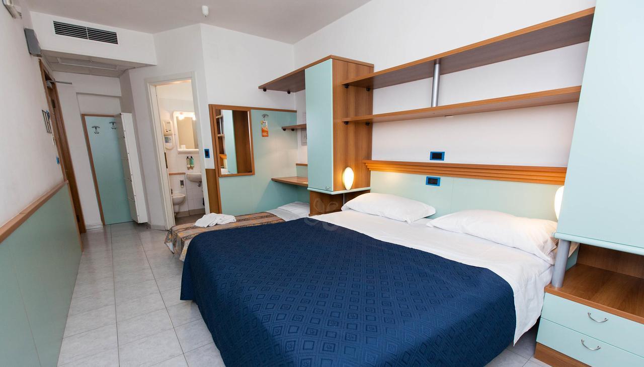 Hotel Marina Roseto Degli Abruzzi Exterior foto